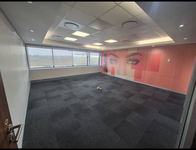 906M² OFFICE TO LET IN WOODMEAD